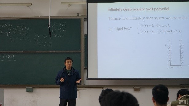 课程组老师授课3.jpg
