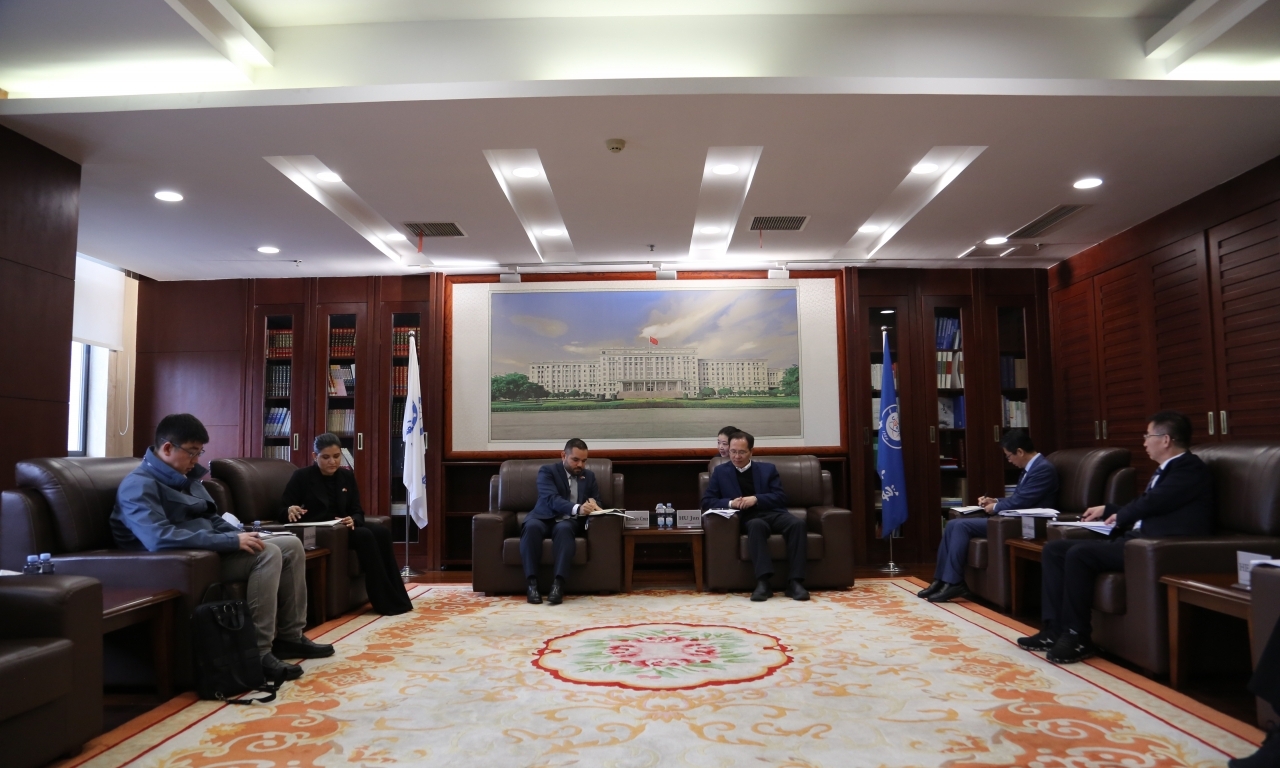 尼加拉瓜驻华大使拉米罗·克鲁兹来校访问