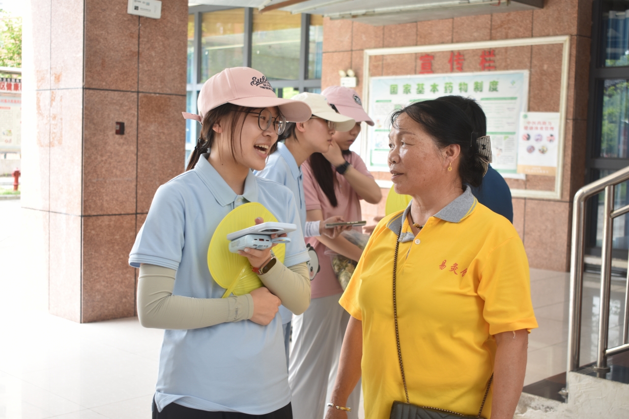 社区走访交流.JPG