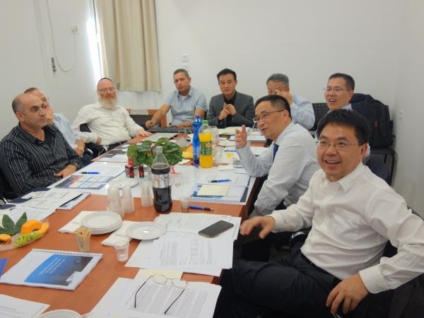 与阿里尔大学会谈2.JPG