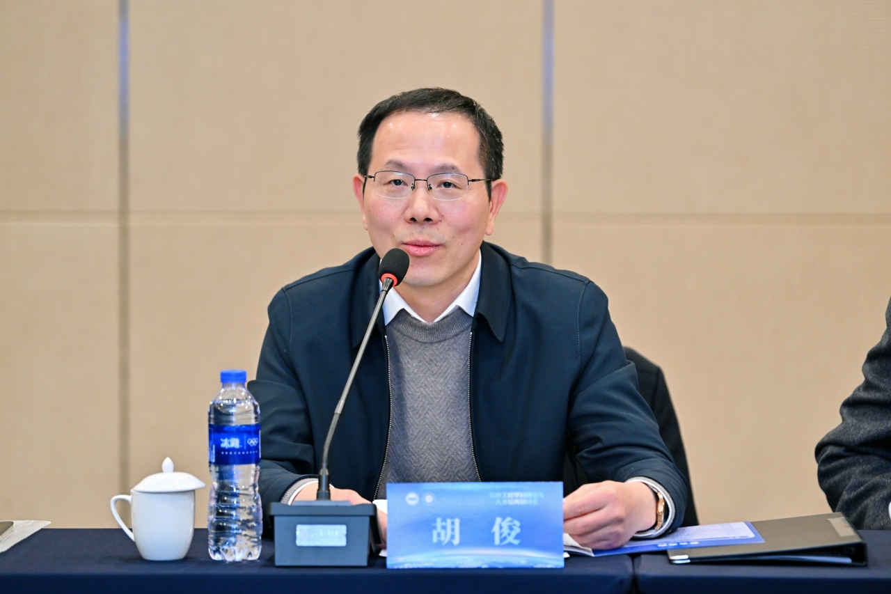 2-校长胡俊.JPG