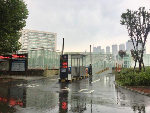 东门学生宿舍.jpg