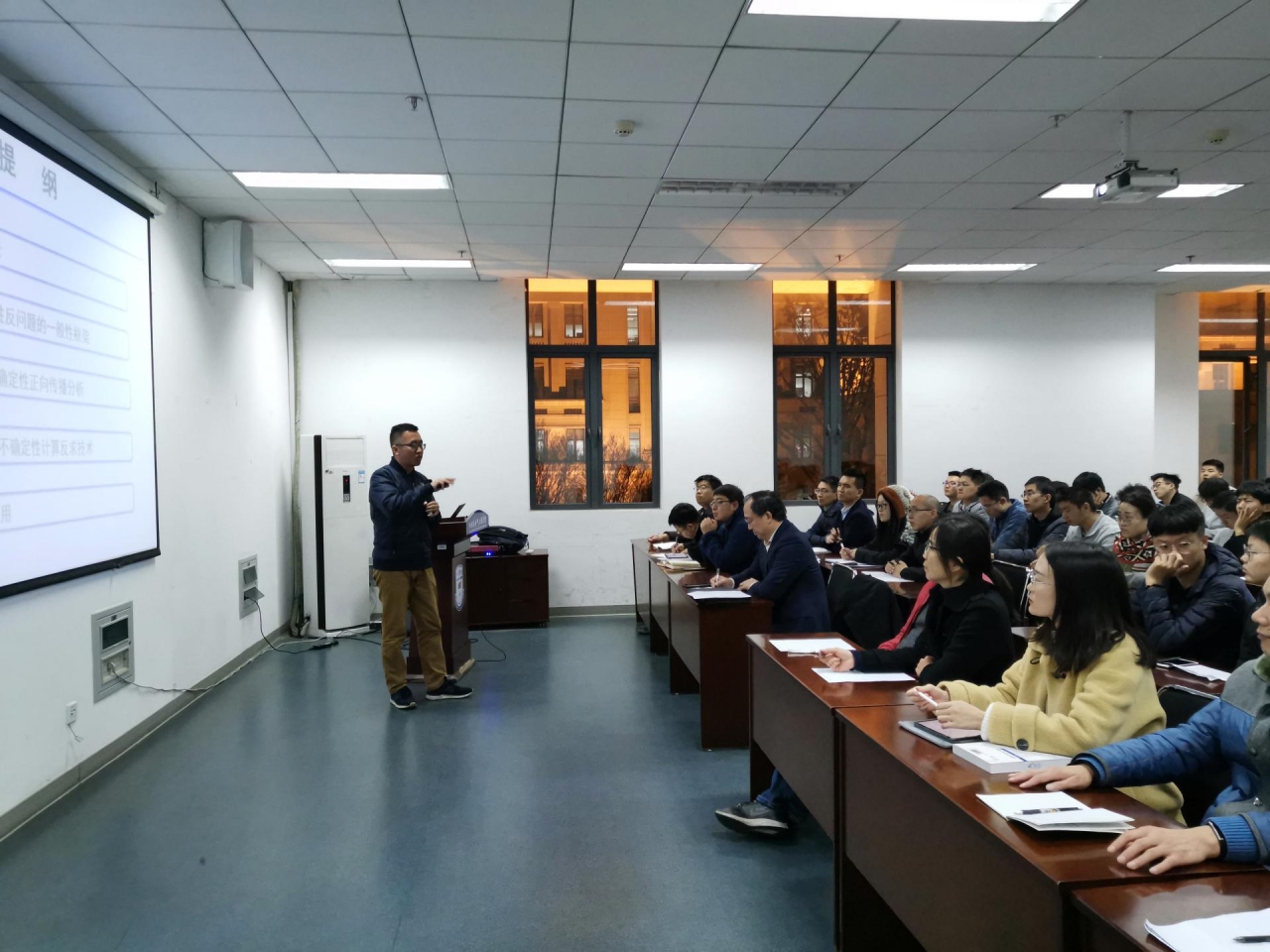 湖南大学刘杰教授做客电子科技大学可靠性学者讲坛-1.jpg