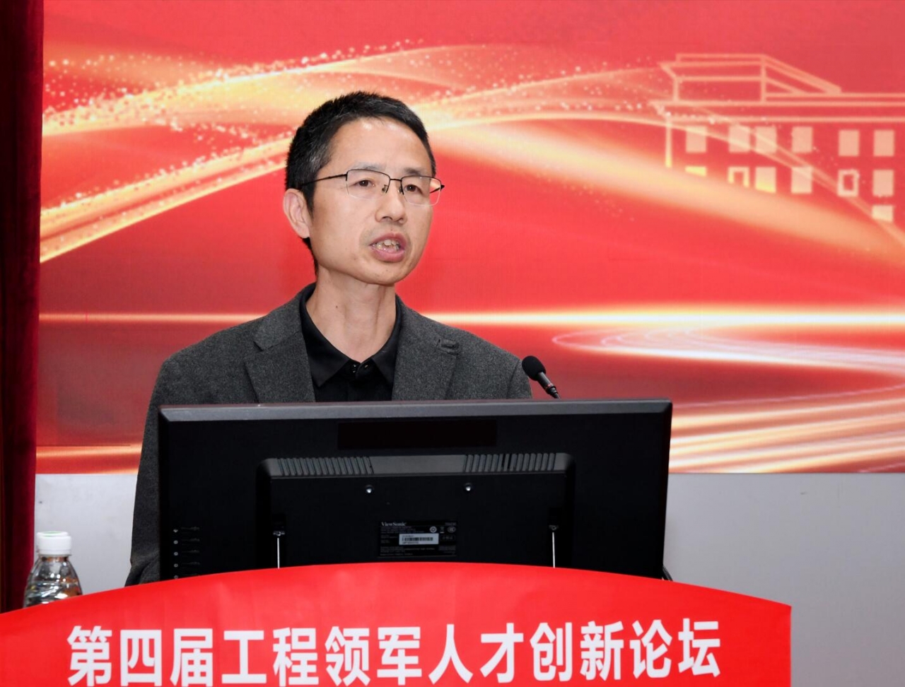 何松柏.jpg