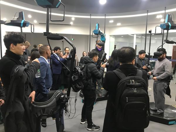VR.JPG