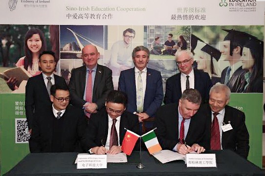 签约1.jpg