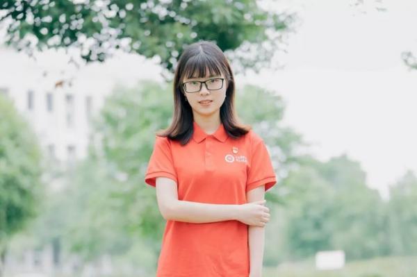 钟秋圆.jpg
